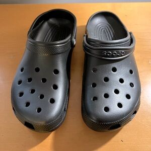 New men’s CROCs